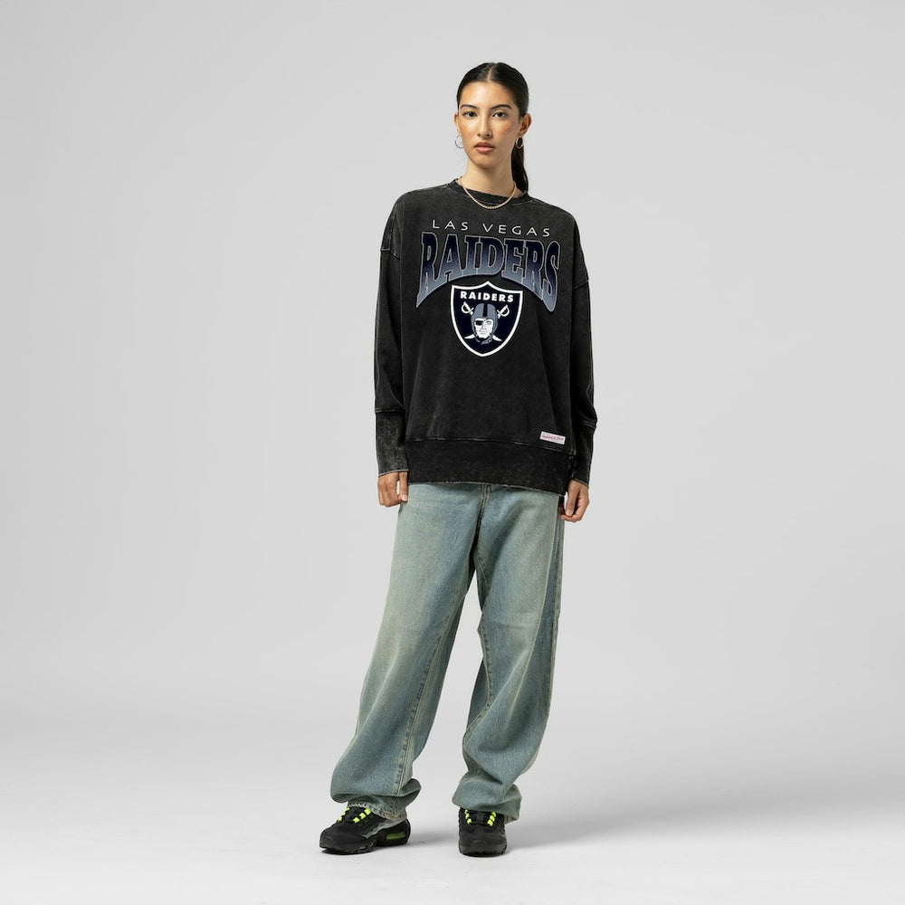 Las Vegas Raiders Women's Delineate Mineral Wash Crewneck Sweatshirt - Black Sweatshirts