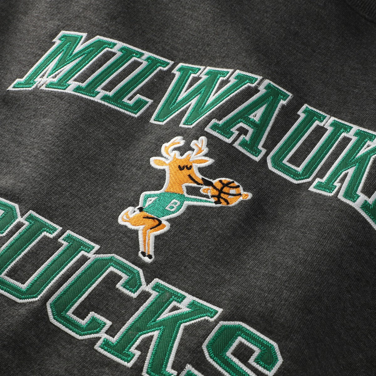 Milwaukee Bucks Hardwood Classics Big & Tall Crewneck Sweatshirt Heather Charcoal - Mitchell & Ness