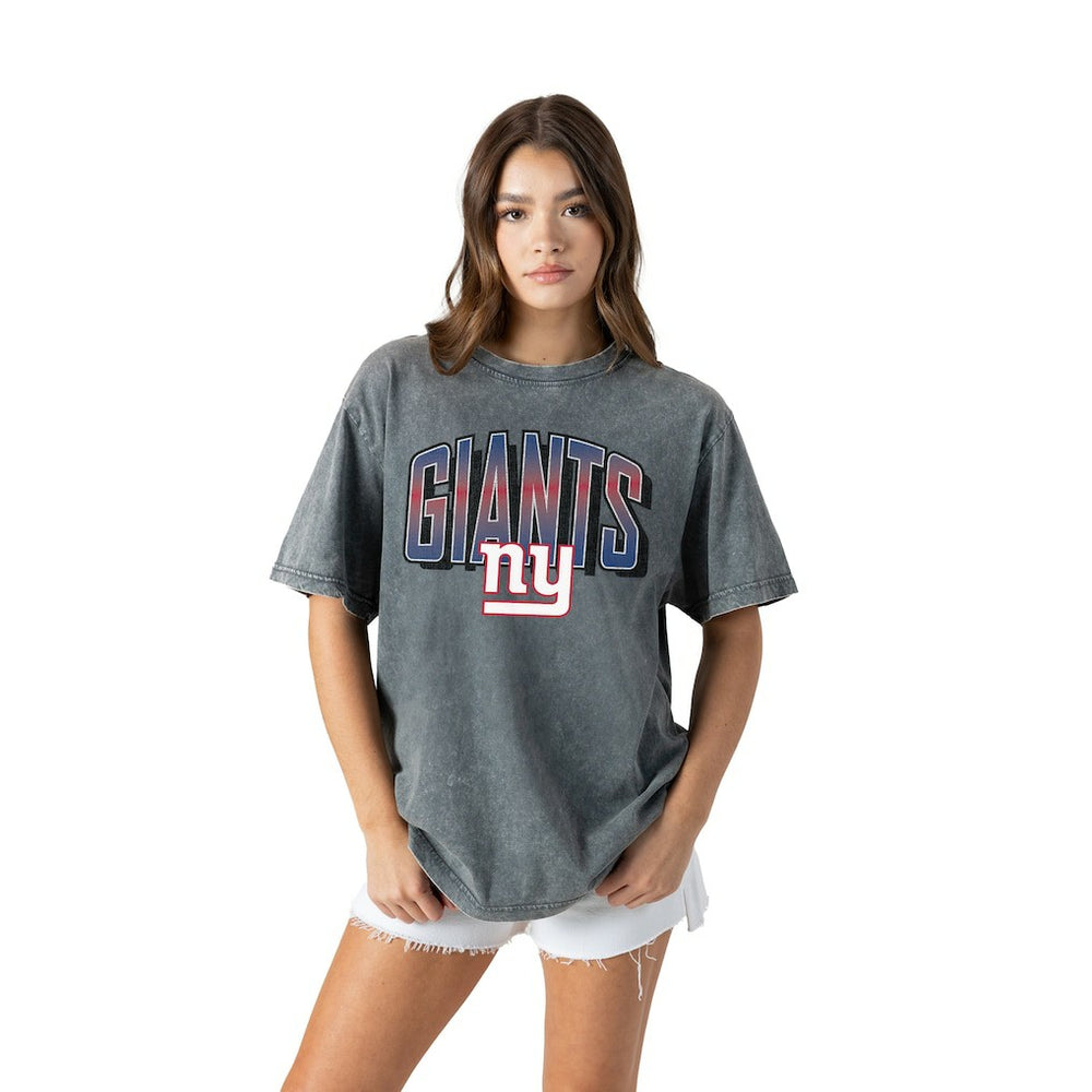New York Giants Gameday Couture Women's Peak Performance Oversized Snow Wash T-Shirt - Gray T-shirts