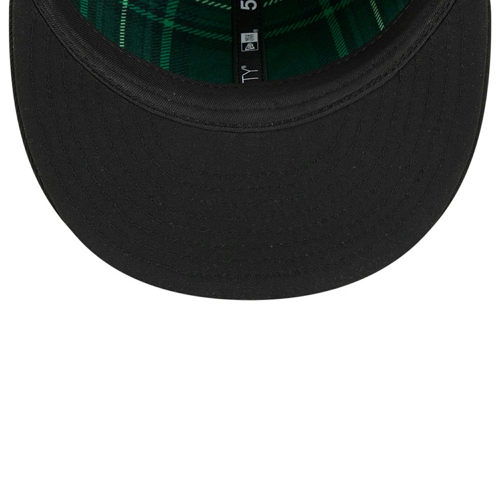 Milwaukee Brewers New Era 2026 St. Patrick's Day 59FIFTY Fitted Hat - Black Hats