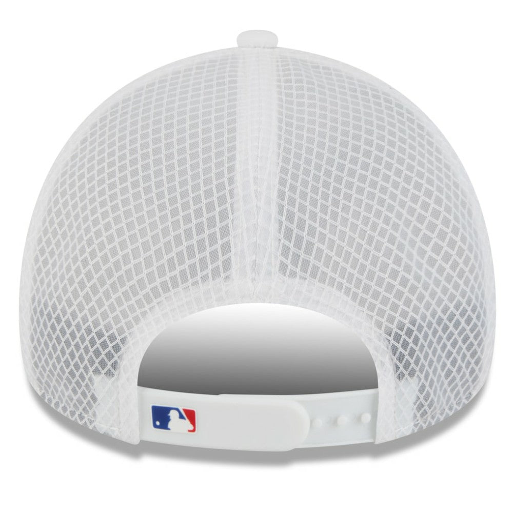 Chicago Cubs New Era 2026 Batting Practice Apex 9FORTY Adjustable Trucker Hat - White Hats