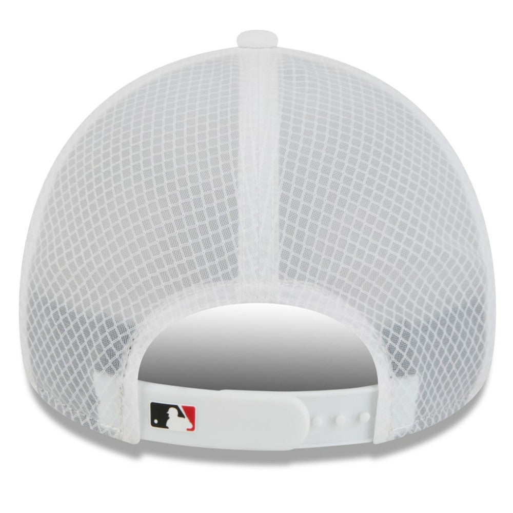Cincinnati Reds New Era 2026 Batting Practice Apex 9FORTY Adjustable Trucker Hat - White Hats