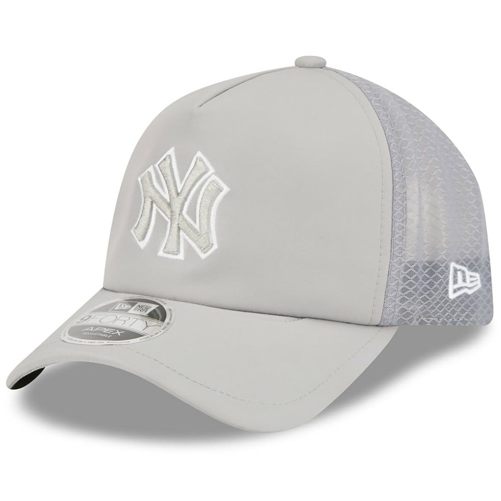 New York Yankees New Era 2026 Batting Practice Apex 9FORTY Adjustable Trucker Hat - Gray Hats