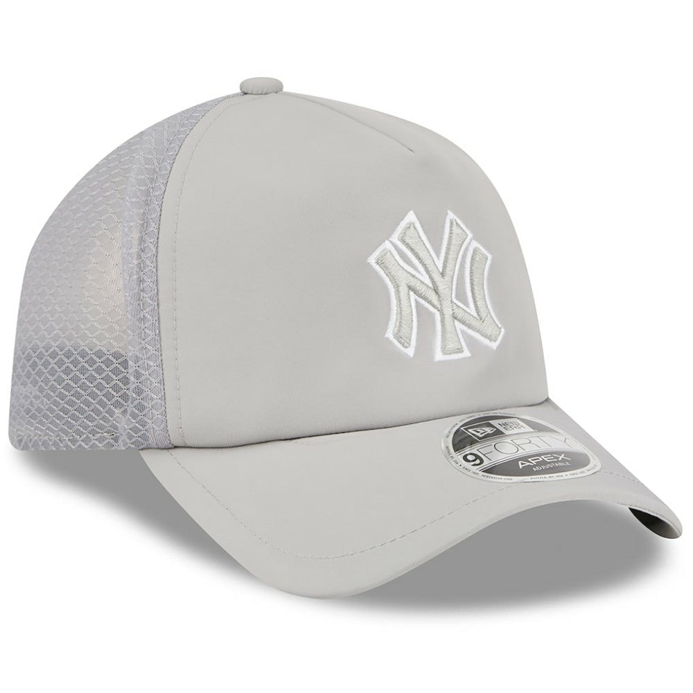 New York Yankees New Era 2026 Batting Practice Apex 9FORTY Adjustable Trucker Hat - Gray Hats