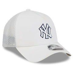 New York Yankees New Era 2026 Batting Practice Apex 9FORTY Adjustable Trucker Hat - White Hats