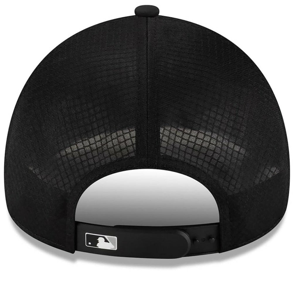 Chicago White Sox New Era 2026 Batting Practice Apex 9FORTY Adjustable Trucker Hat - Black Hats