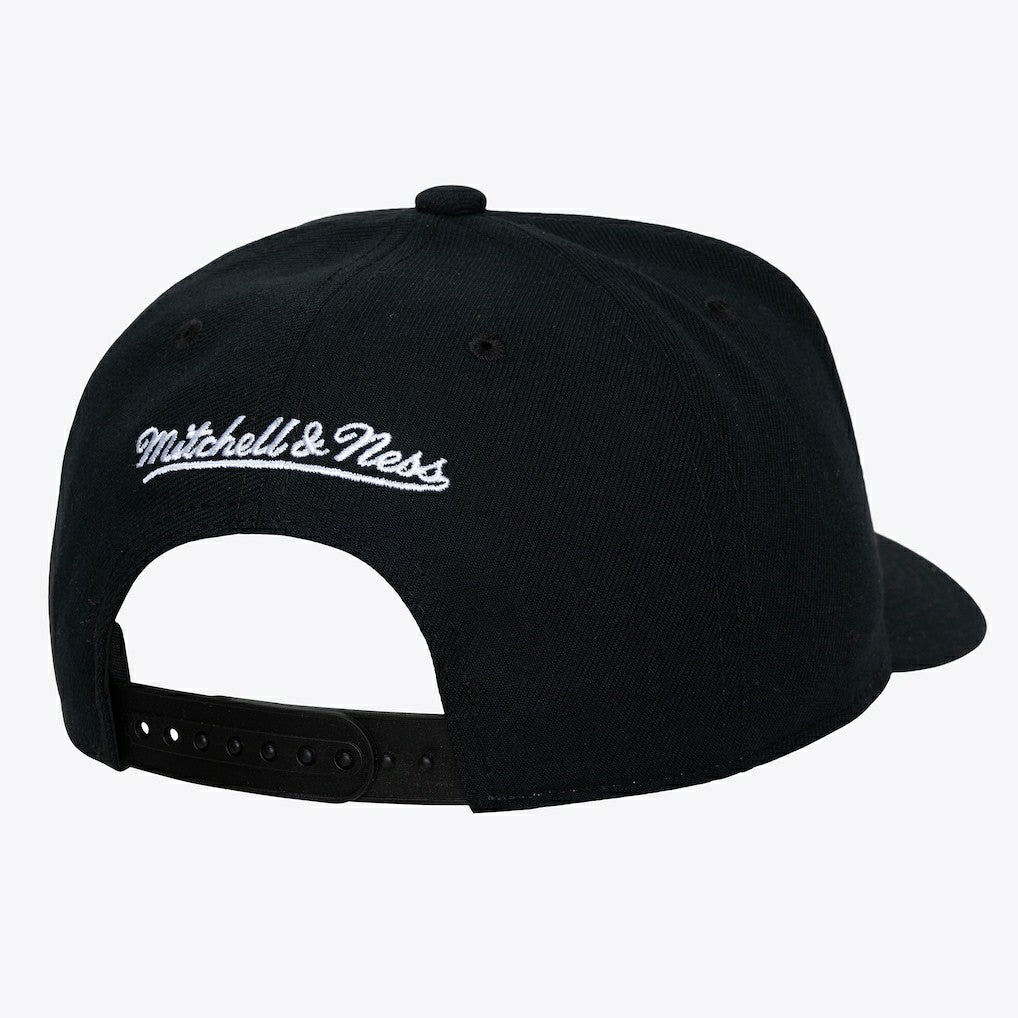 Chicago Bulls Hardwood Classics Legendary Away Pro-Pinch Adjustable Hat White - Mitchell & Ness