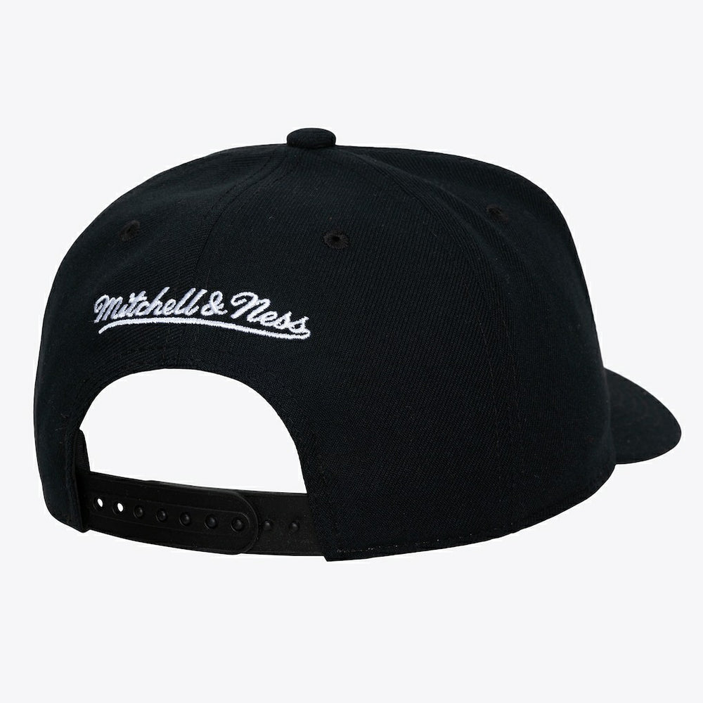 Chicago Bulls Hardwood Classics Legendary Away Pro-Pinch Adjustable Hat White - Mitchell & Ness