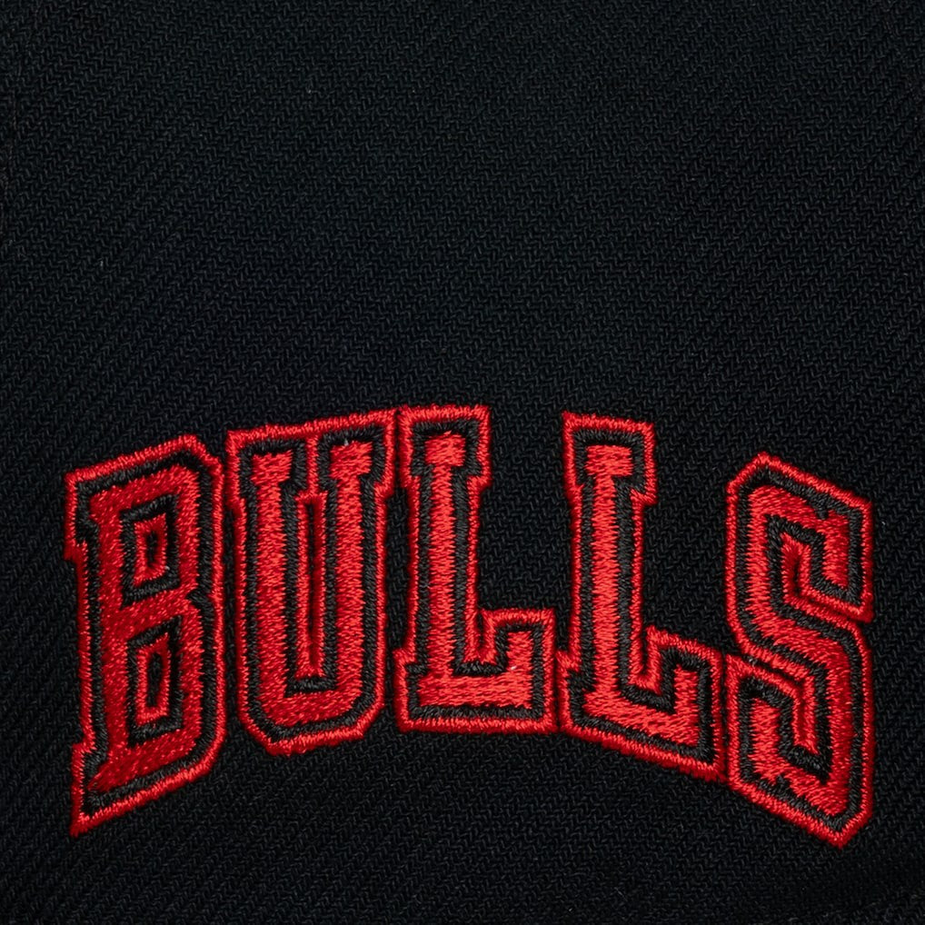 Chicago Bulls Hardwood Classics Legendary Away Pro-Pinch Adjustable Hat Black - Mitchell & Ness