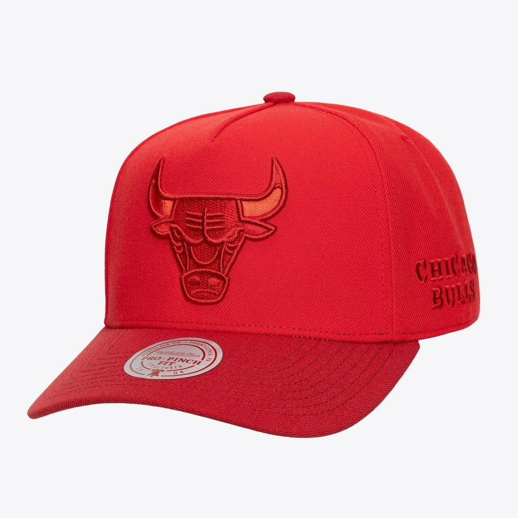 Chicago Bulls Legendary Home Pro Pinch Snapback Hat Red - Mitchell & Ness