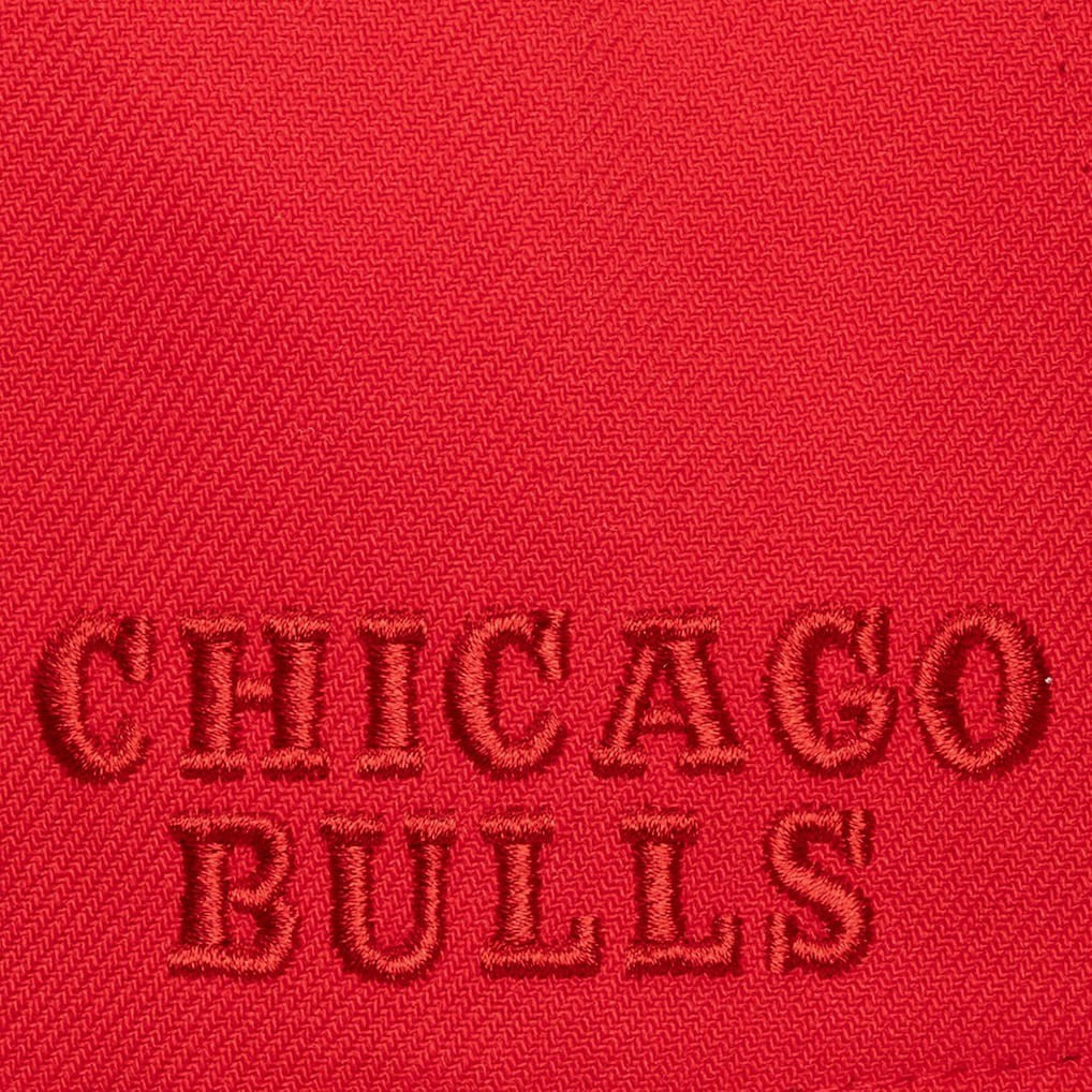 Chicago Bulls Legendary Home Pro Pinch Snapback Hat Red - Mitchell & Ness