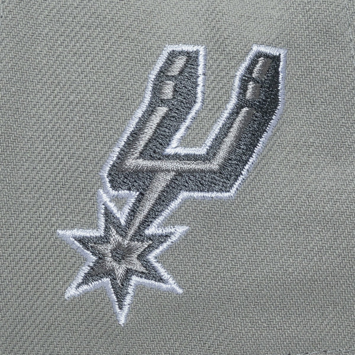 San Antonio Spurs Thunderstorm Head Coach Pro Crown Snapback Hat Gray - Mitchell & Ness