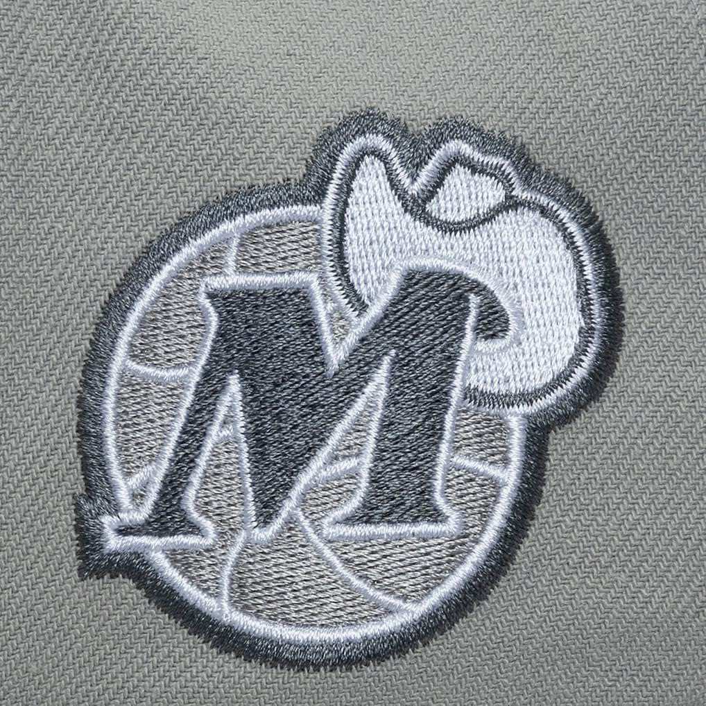 Dallas Mavericks Thunderstorm Head Coach Pro Crown Snapback Hat Gray - Mitchell & Ness