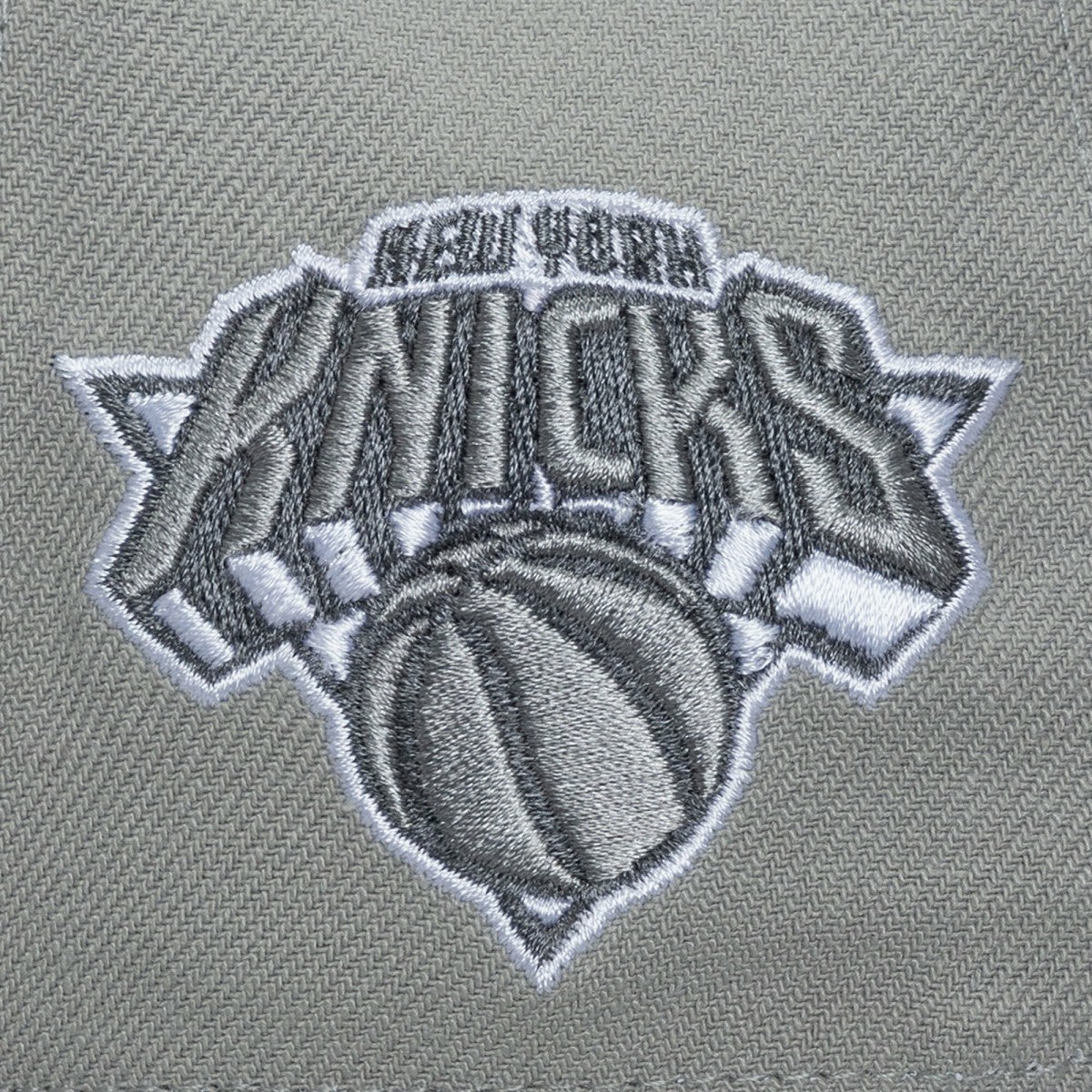 New York Knicks Thunderstorm Head Coach Pro Crown Snapback Hat Gray - Mitchell & Ness outlet