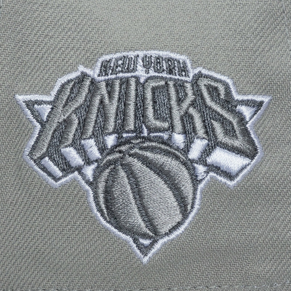 New York Knicks Thunderstorm Head Coach Pro Crown Snapback Hat Gray - Mitchell & Ness outlet