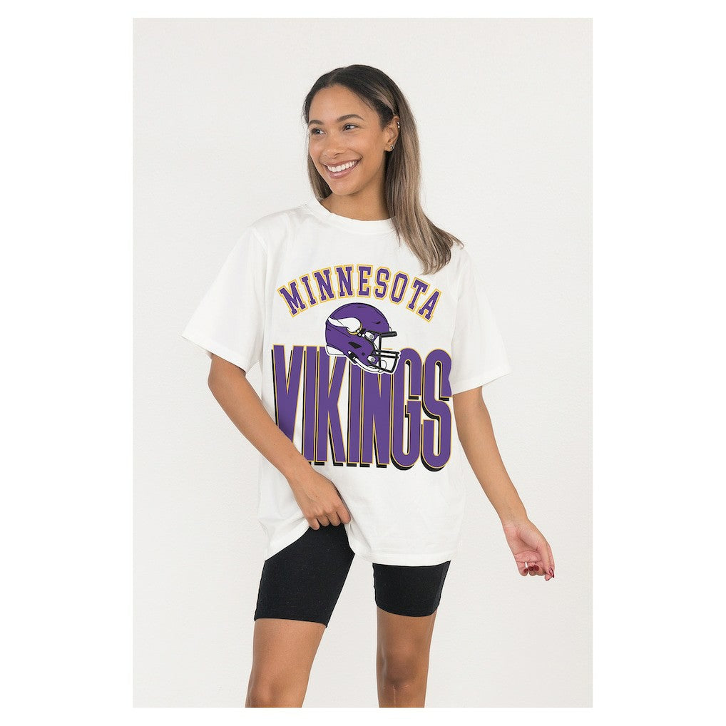 Minnesota Vikings Gameday Couture Women's Oversized Classic Fierce Focus T-Shirt - White T-shirts
