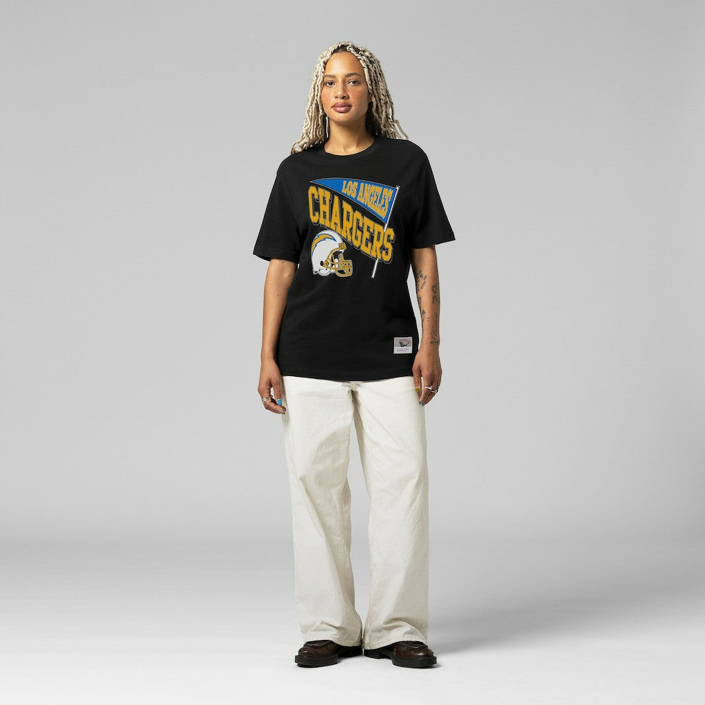 Los Angeles Chargers Women's Team Dynamic Boyfriend T-Shirt - Black T-shirts