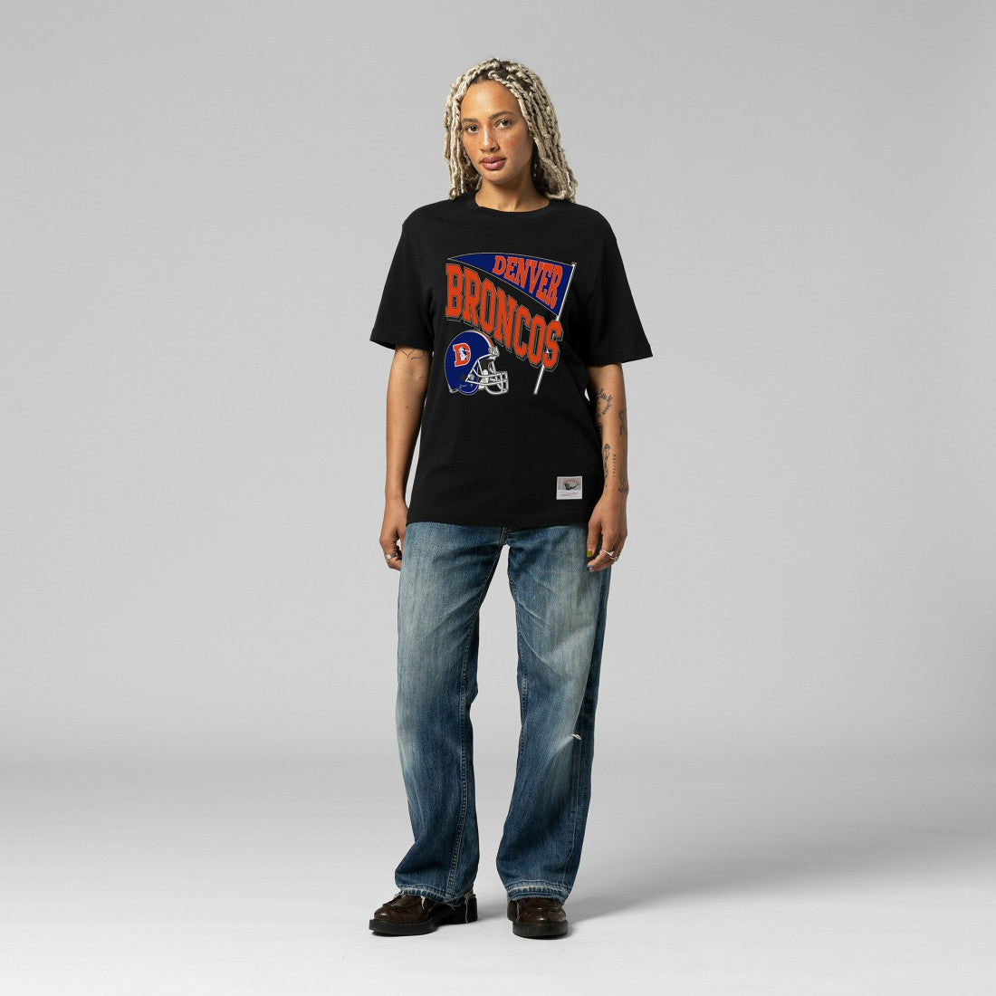 Denver Broncos Women's Team Dynamic Boyfriend T-Shirt - Black T-shirts