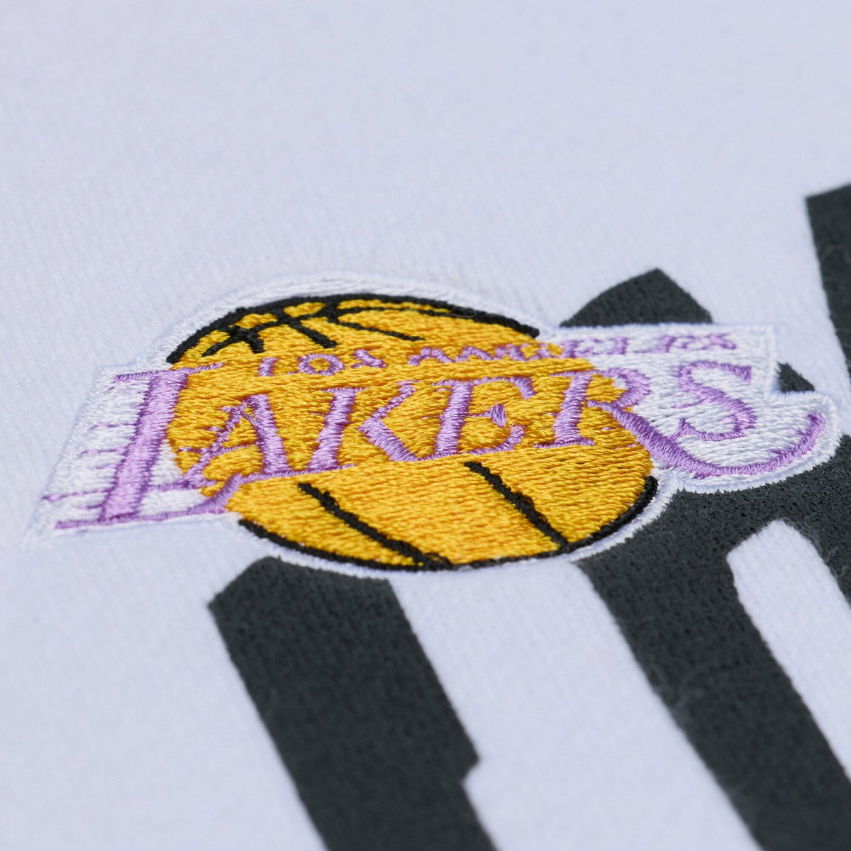 Los Angeles Lakers Women's Lightweight Block Letter Sweatshirt White - Mitchell & Ness