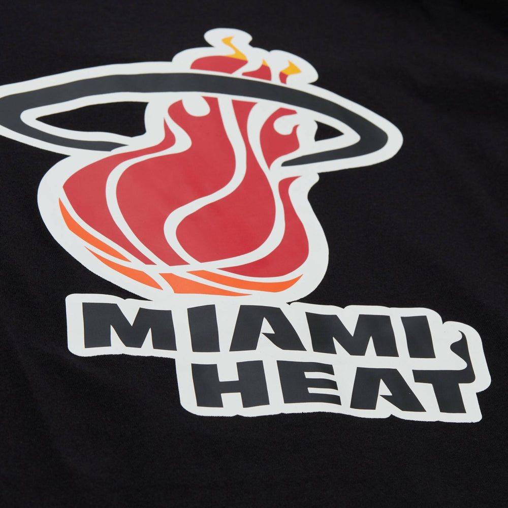 Miami Heat Unisex Playmaker Vintage Logo T-Shirt Black - Mitchell & Ness