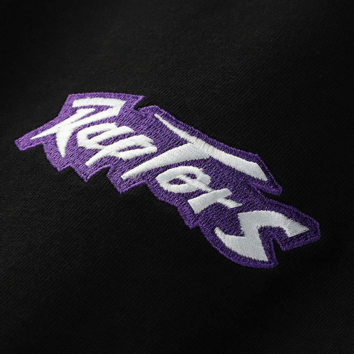 Toronto Raptors Unisex Playmaker Vintage Logo T-Shirt Black - Mitchell & Ness