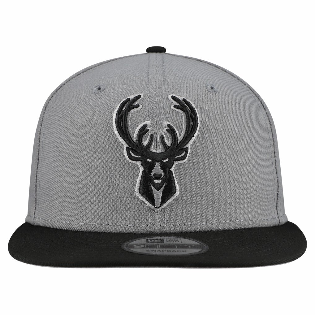 Milwaukee Bucks Core Logo Storm Gray Two-Tone 9FIFTY Snapback Hat Gray - New Era