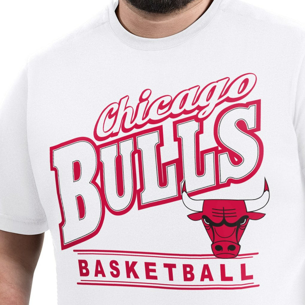Chicago Bulls G-III Sports by Carl Banks Adaptive Headliner T-Shirt White