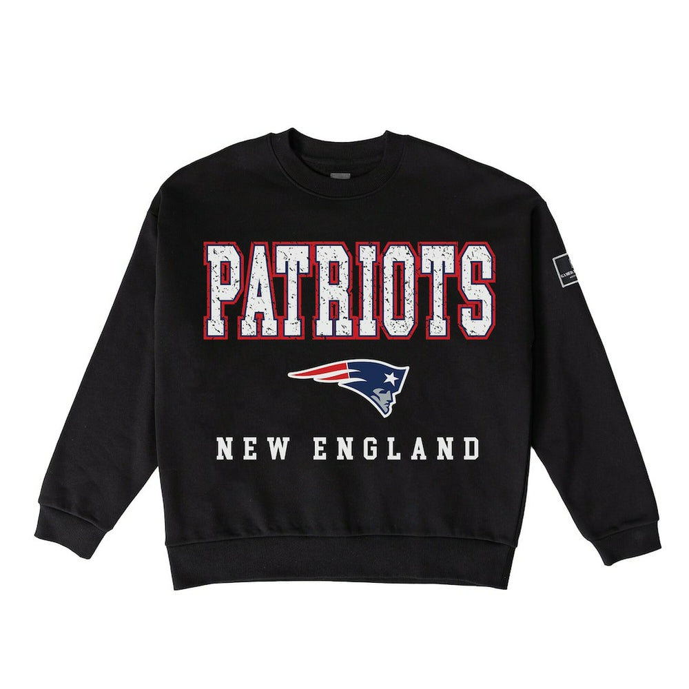 New England Patriots Gameday Couture Women's Oversized Level Up Black Label Premium Fleece Sweatshirt - Black Sweatshirts
