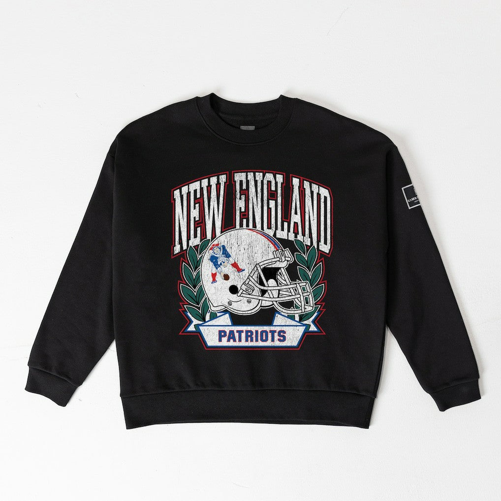 New England Patriots Gameday Couture Women's Oversized Victory Lane Black Label Premium Fleece Sweatshirt - Black Sweatshirts