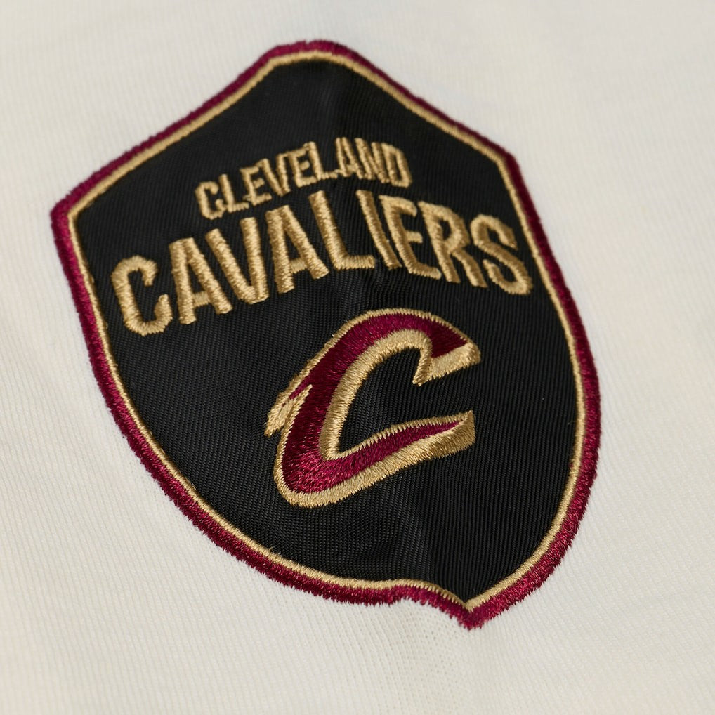 Cleveland Cavaliers Hardwood Classics Chainstitch Premium T-Shirt Cream - Mitchell & Ness