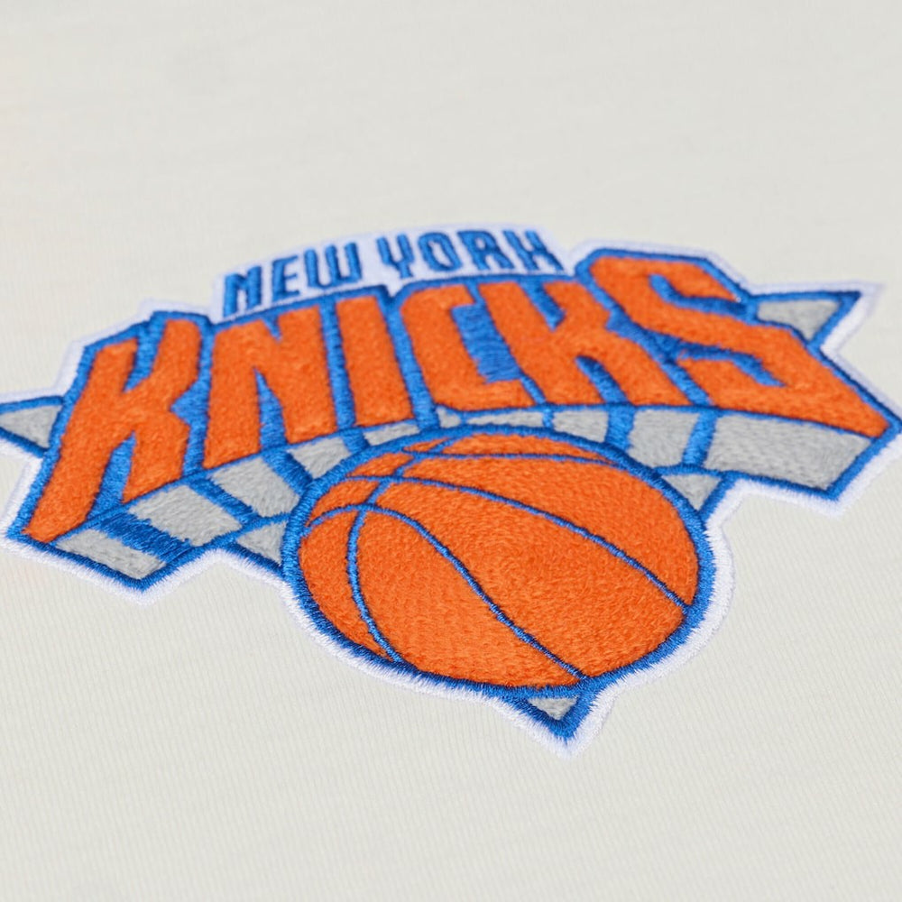 New York Knicks Hardwood Classics Chainstitch Premium T-Shirt Cream - Mitchell & Ness
