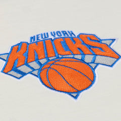 New York Knicks Hardwood Classics Chainstitch Premium T-Shirt Cream - Mitchell & Ness