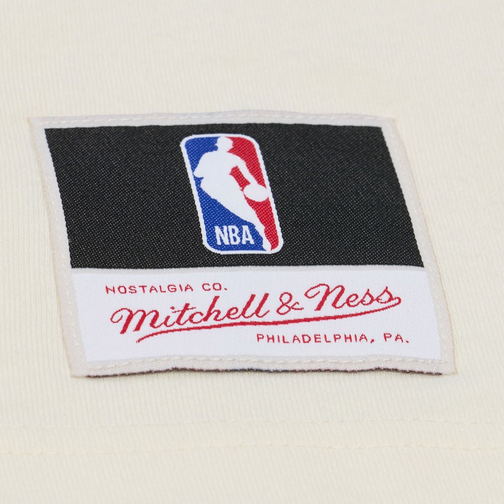 New York Knicks Hardwood Classics Chainstitch Premium T-Shirt Cream - Mitchell & Ness