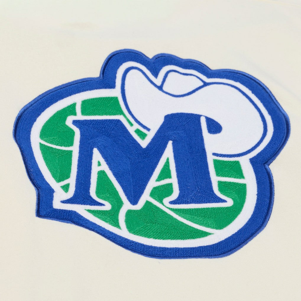 Dallas Mavericks Hardwood Classics Chainstitch Premium Fleece Hoodie Cream - Mitchell & Ness