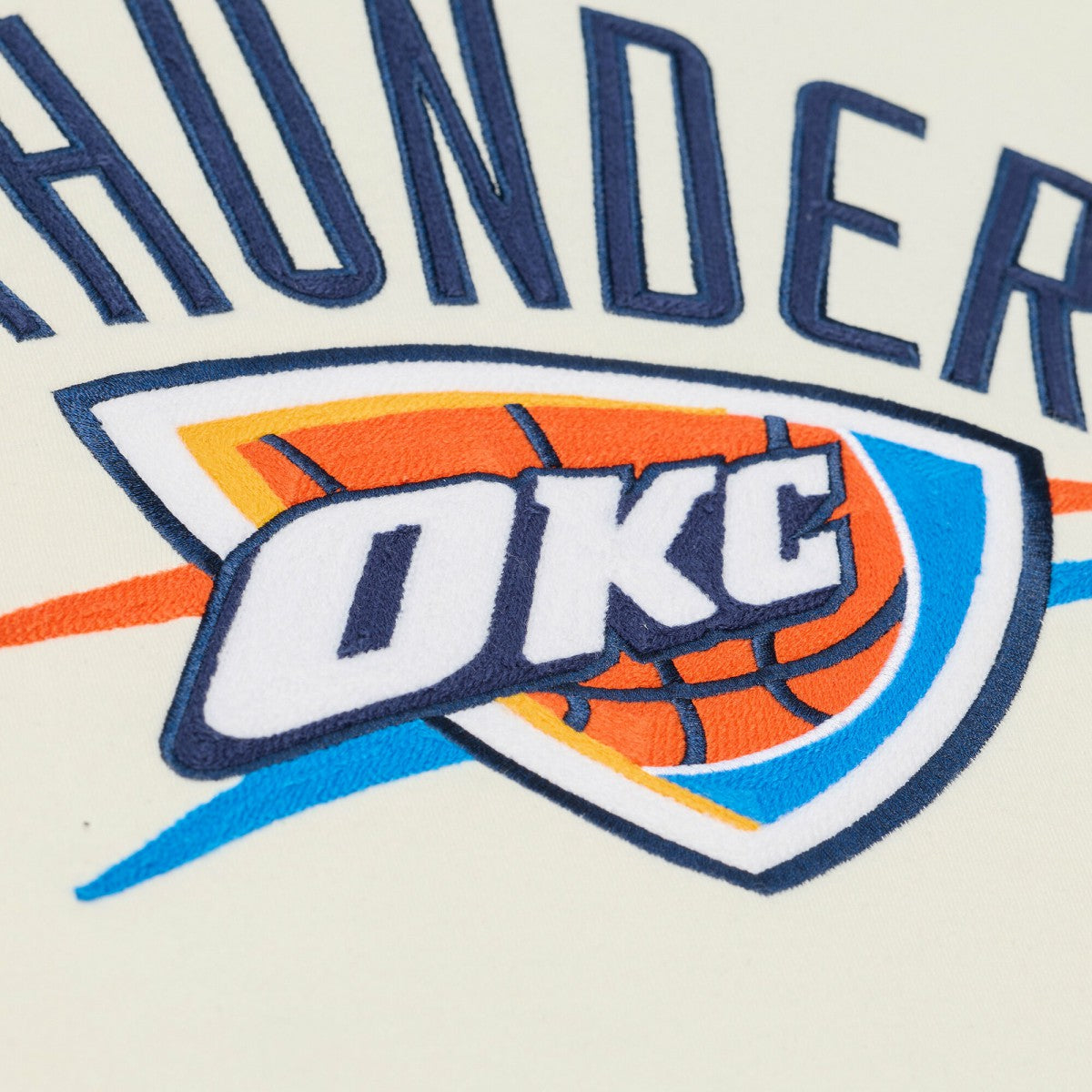 Oklahoma City Thunder Hardwood Classics Chainstitch Premium Fleece Hoodie Cream - Mitchell & Ness