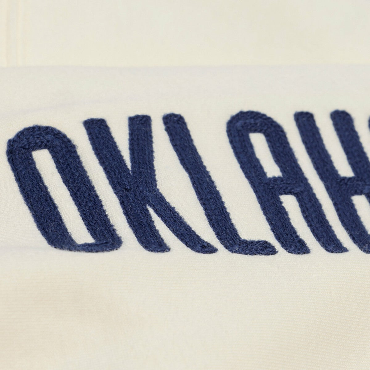 Oklahoma City Thunder Hardwood Classics Chainstitch Premium Fleece Hoodie Cream - Mitchell & Ness