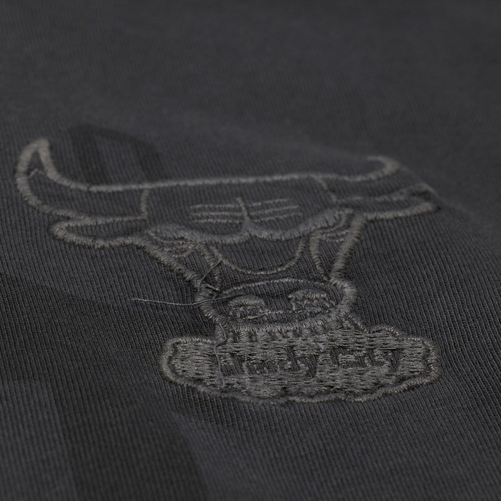 Chicago Bulls Downtown Collection Premium T-Shirt Black - Mitchell & Ness outlet