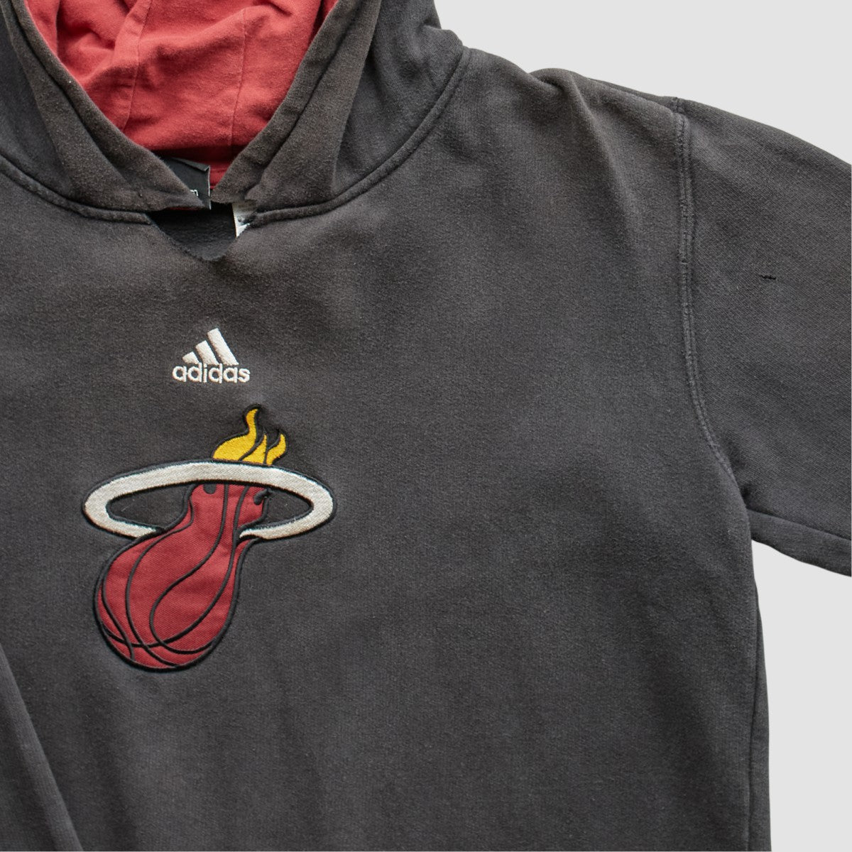 Miami Heat 2000s Pullover Sweatshirt Charcoal Vintage - Adidas