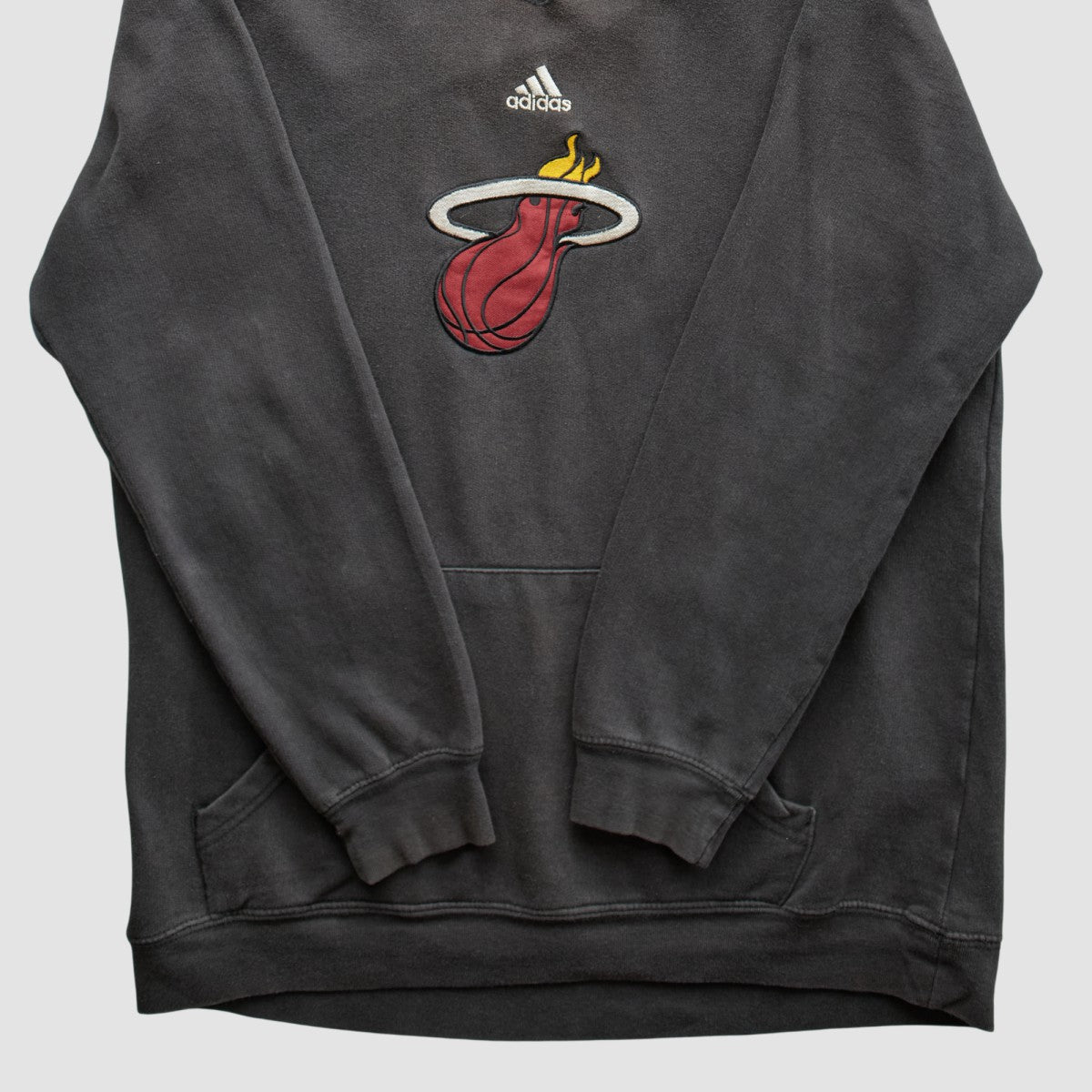 Miami Heat 2000s Pullover Sweatshirt Charcoal Vintage - Adidas
