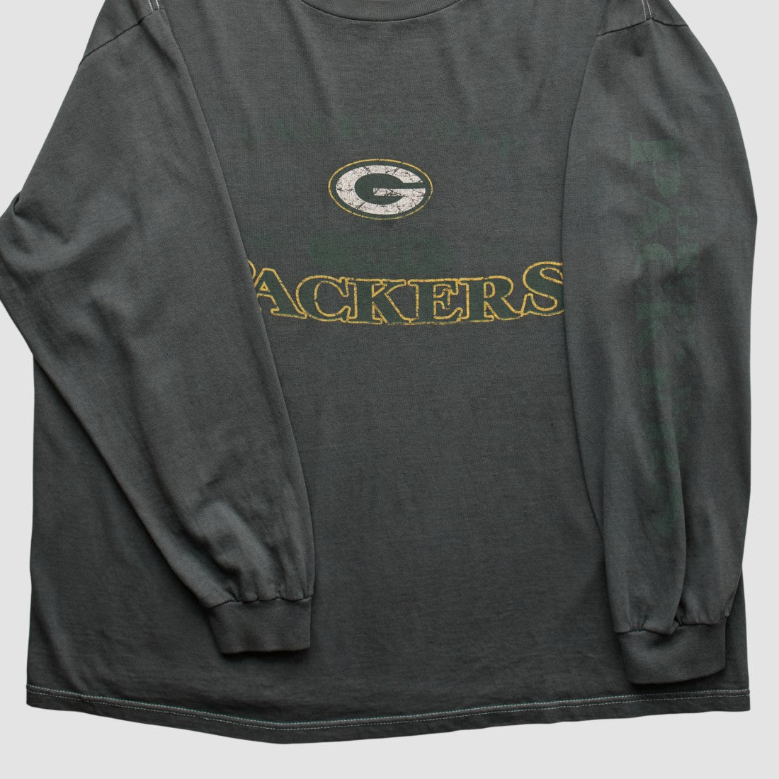 Green Bay Packers Logo Athletic 2000s Long Sleeve T-shirt - Charcoal T-shirts