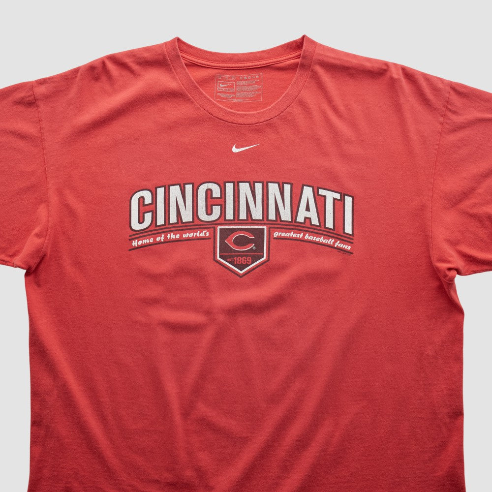 Cincinnati Reds Nike 2000s T-shirt - Red - Vintage T-shirts