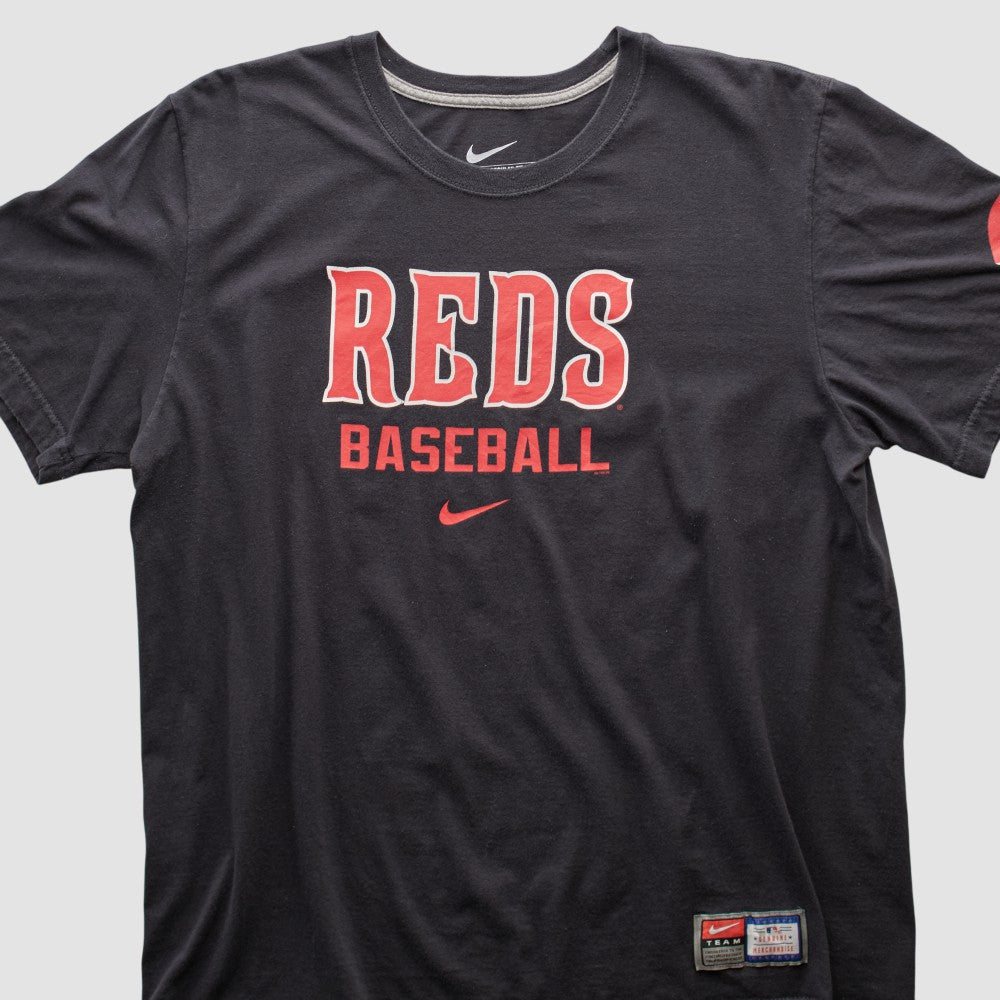Cincinnati Reds Nike 2010s T-shirt - Black - Vintage T-shirts