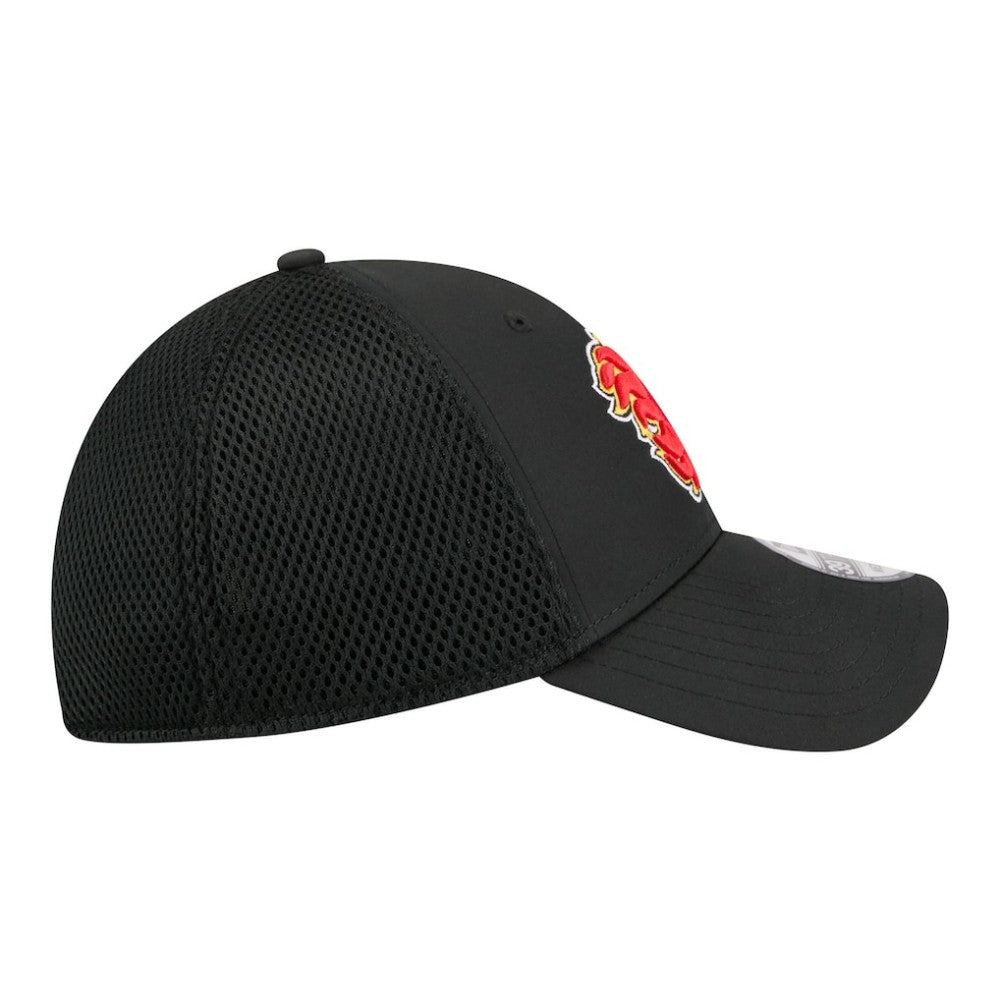 Calgary Flames New Era Logo 39THIRTY Flex Hat - Black | US 203785930