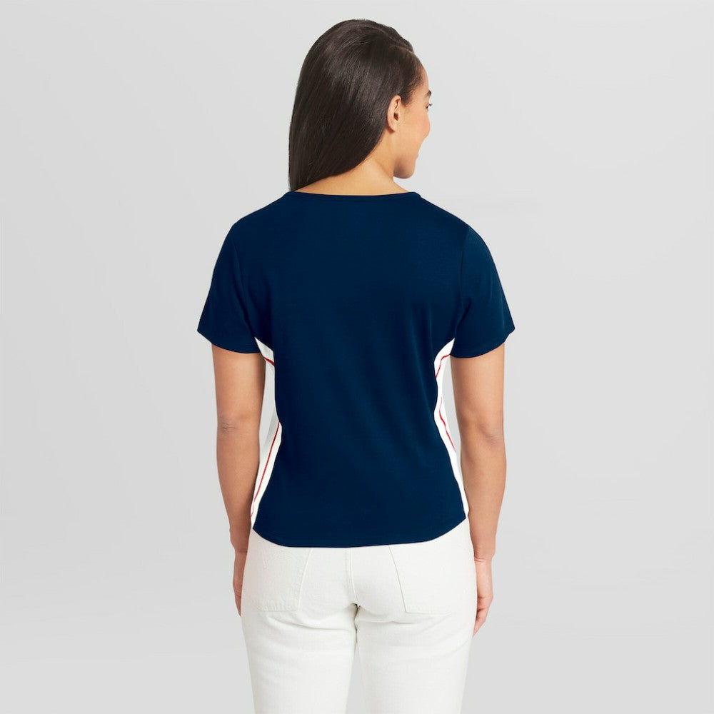 Atlanta Braves WEAR by Erin Andrews Women's Notch Neck Cropped T-Shirt - Navy T-shirts