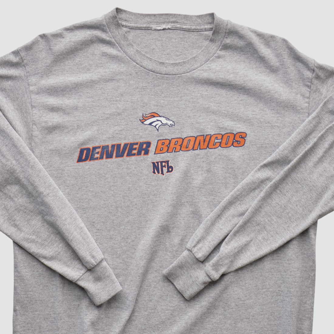 Denver Broncos 2000s Long Sleeve T-shirt - Heather Gray T-shirts