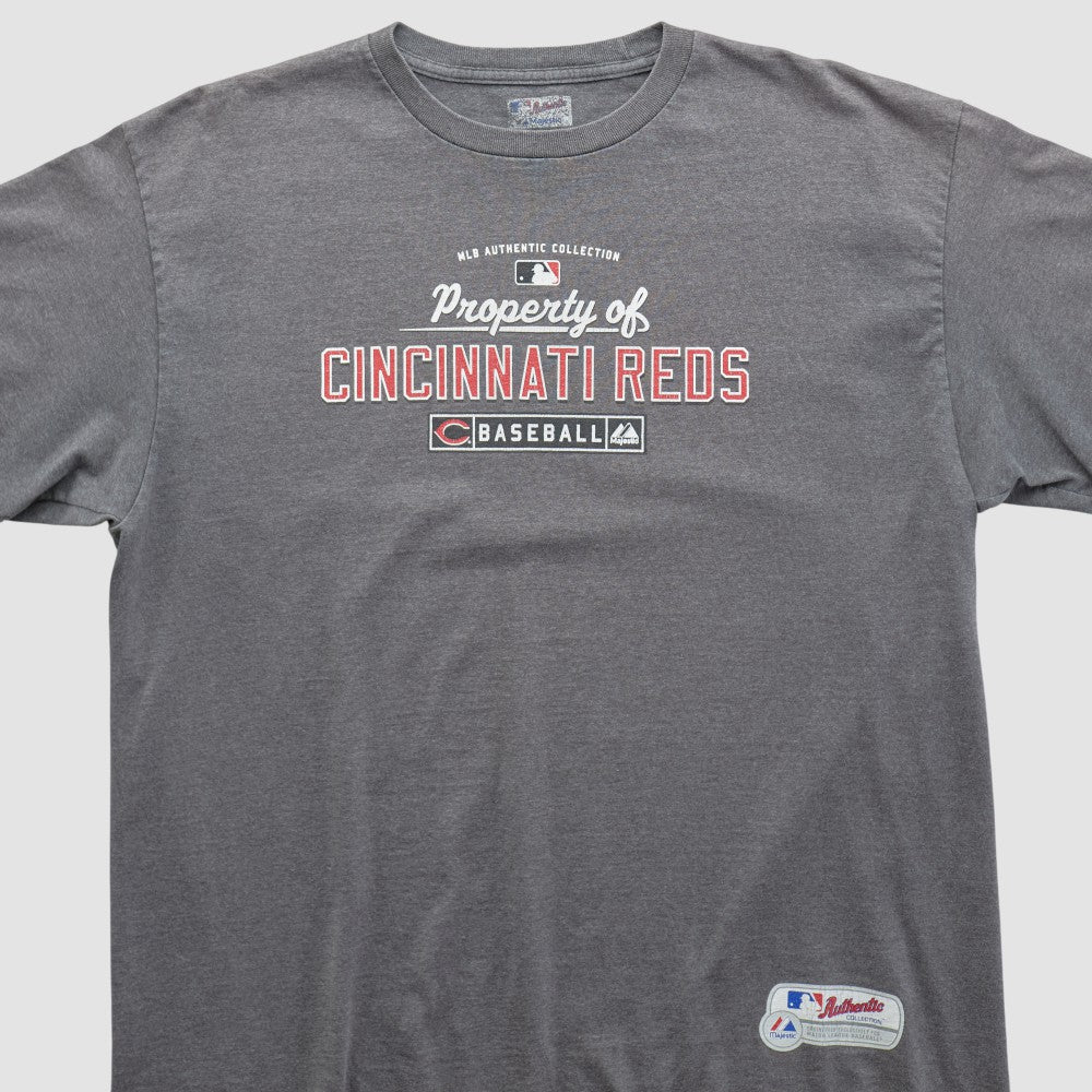 Cincinnati Reds Majestic 2000s T-shirt - Dark Heather Gray - Vintage T-shirts