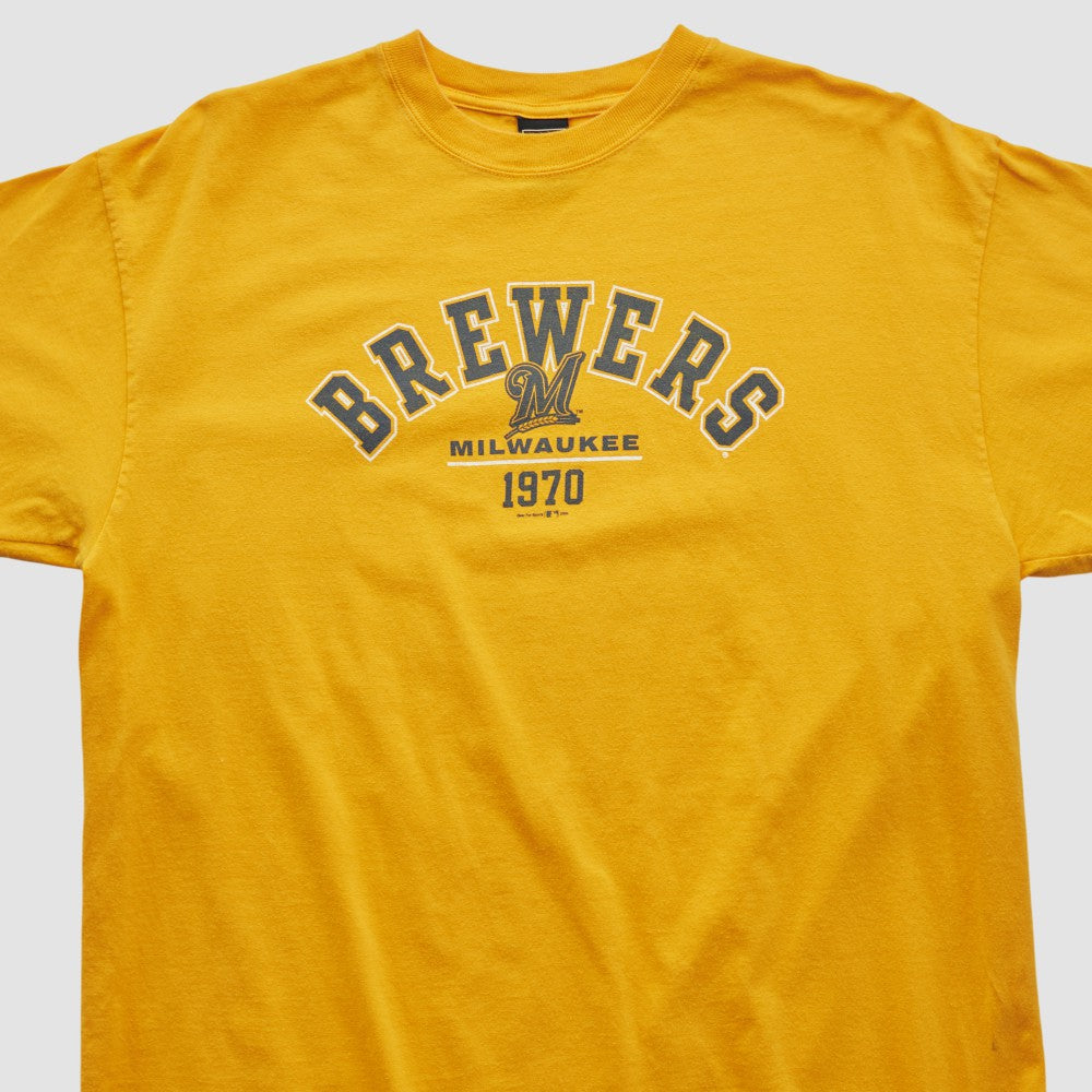 Milwaukee Brewers Gear For Sports 2000s T-shirt - Yellow - XVintage T-shirts
