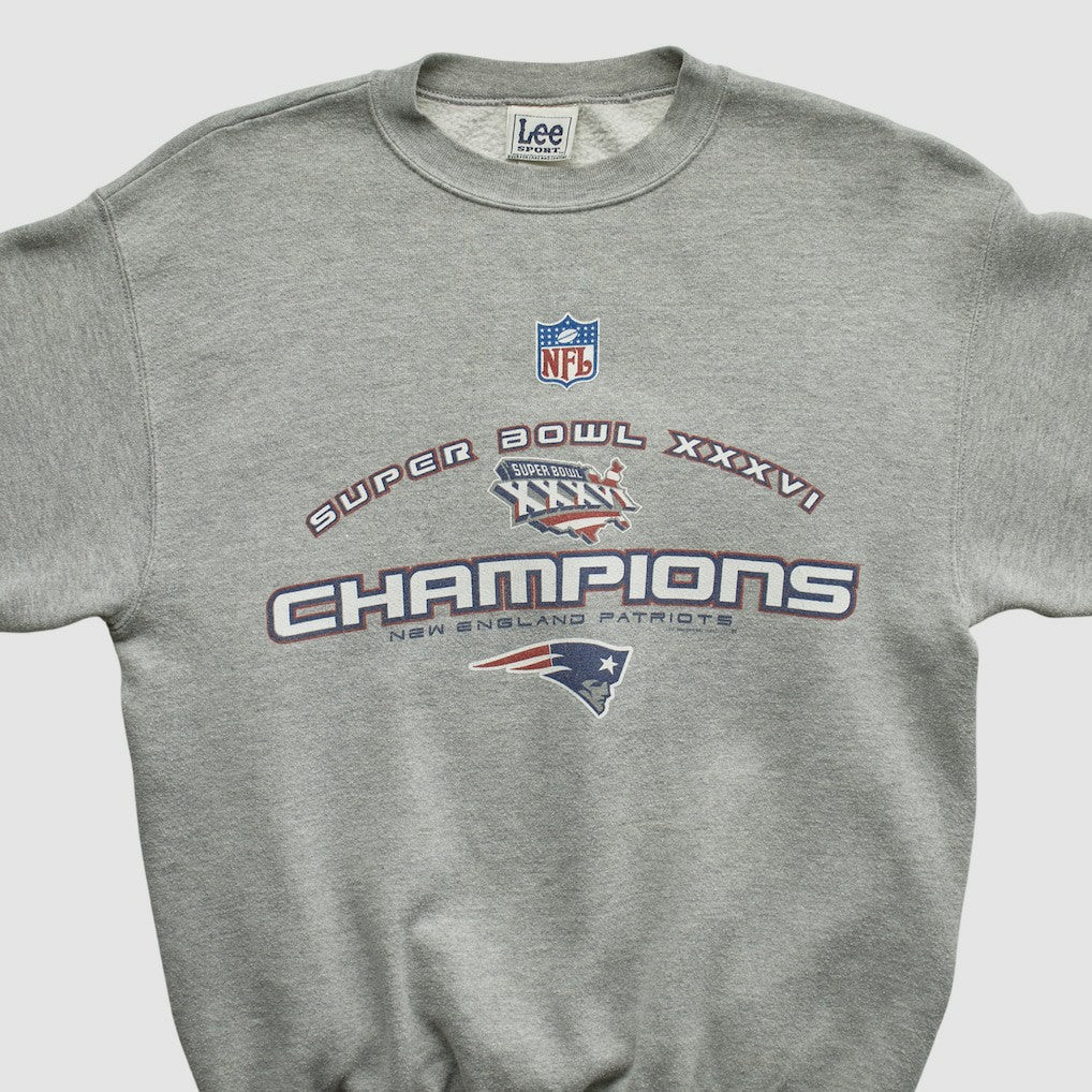 New England Patriots Lee Sport 2002 Pullover Sweatshirt - Heather Gray Pullover
