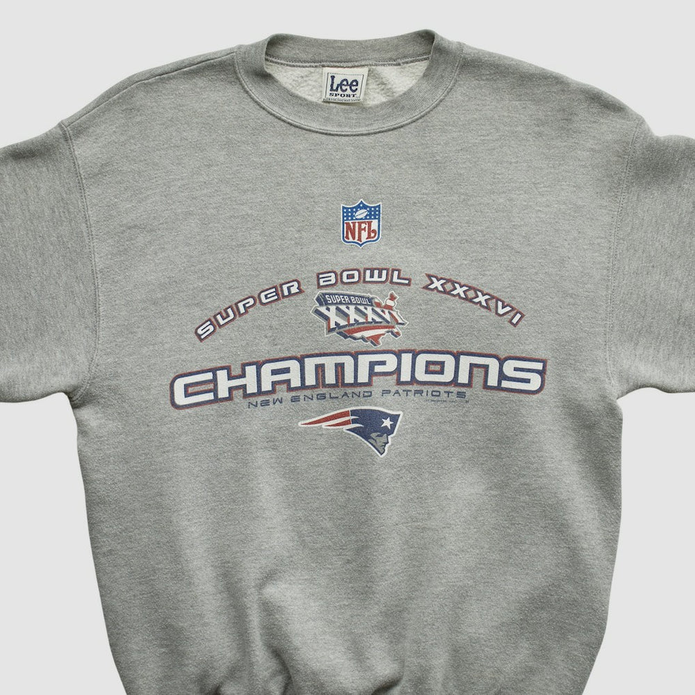 New England Patriots Lee Sport 2002 Pullover Sweatshirt - Heather Gray Pullover