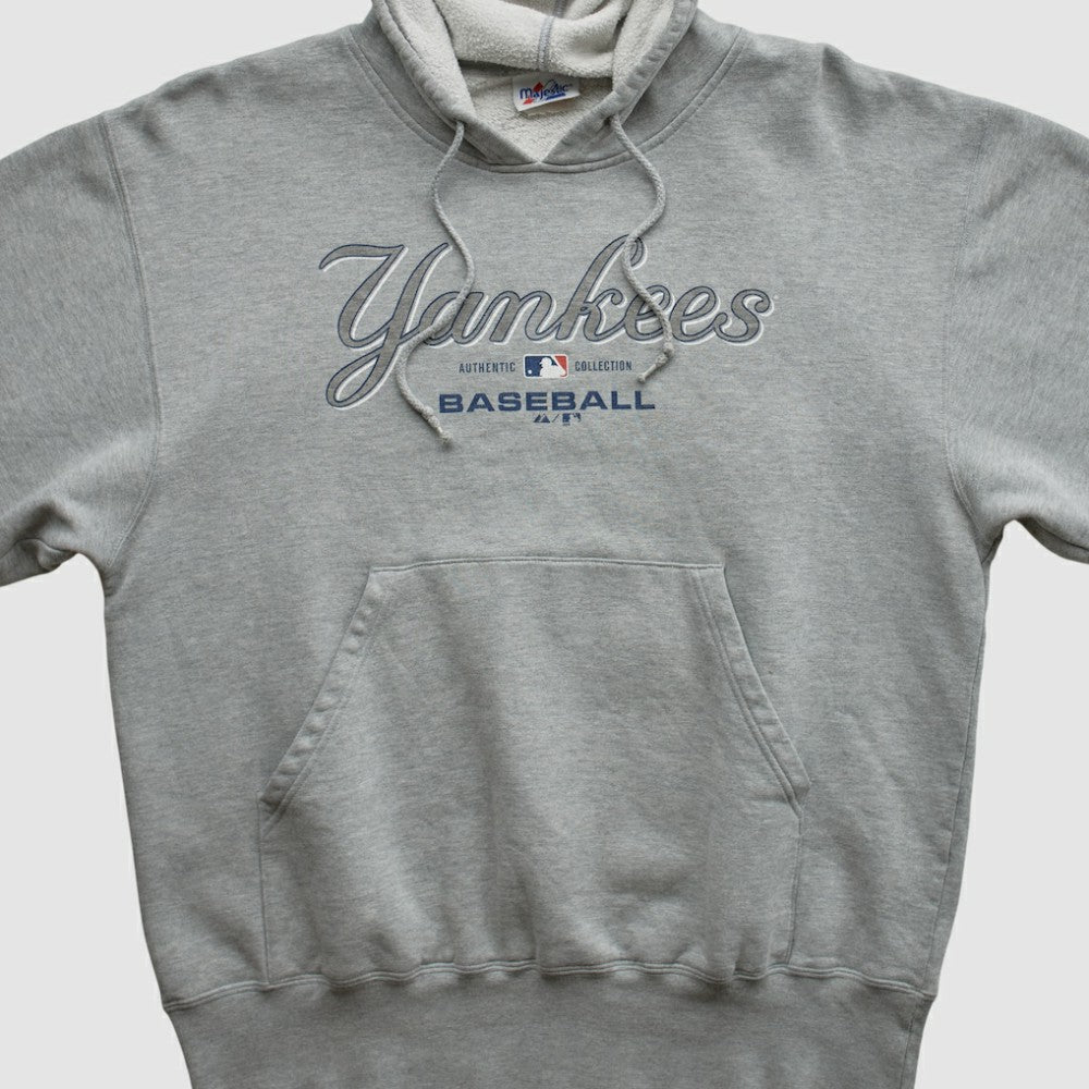 New York Yankees Majestic 2000s Hooded Pullover Sweatshirt - Heather Gray - Vintage Pullover